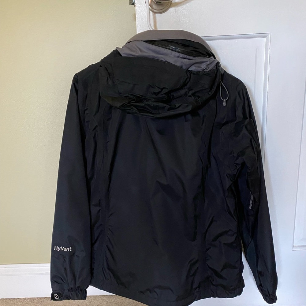 Women’s North face jacket - Picture 2 of 3